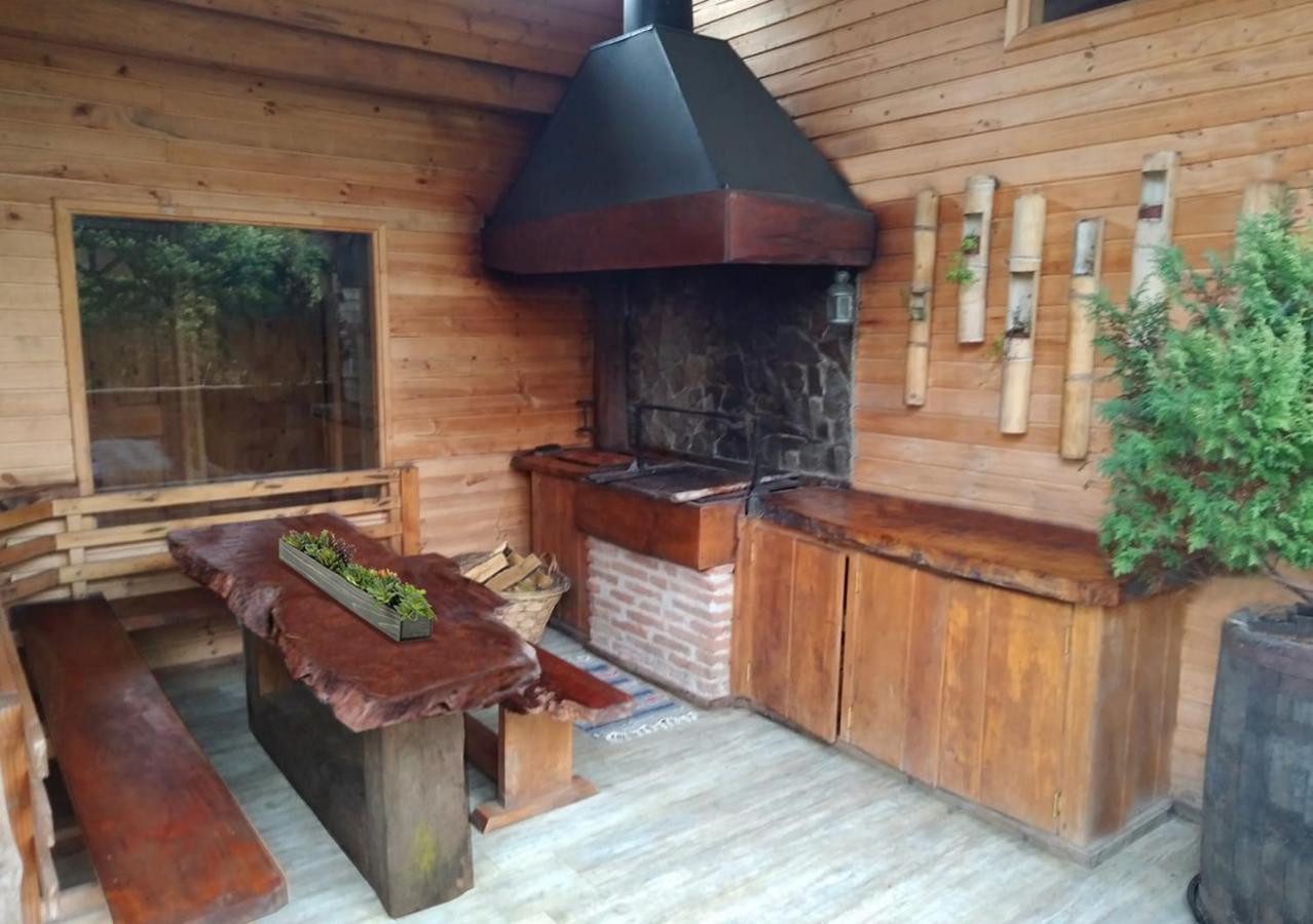 Cabanas Los Cantos Del Chucao 푸에르토바라스 외부 사진