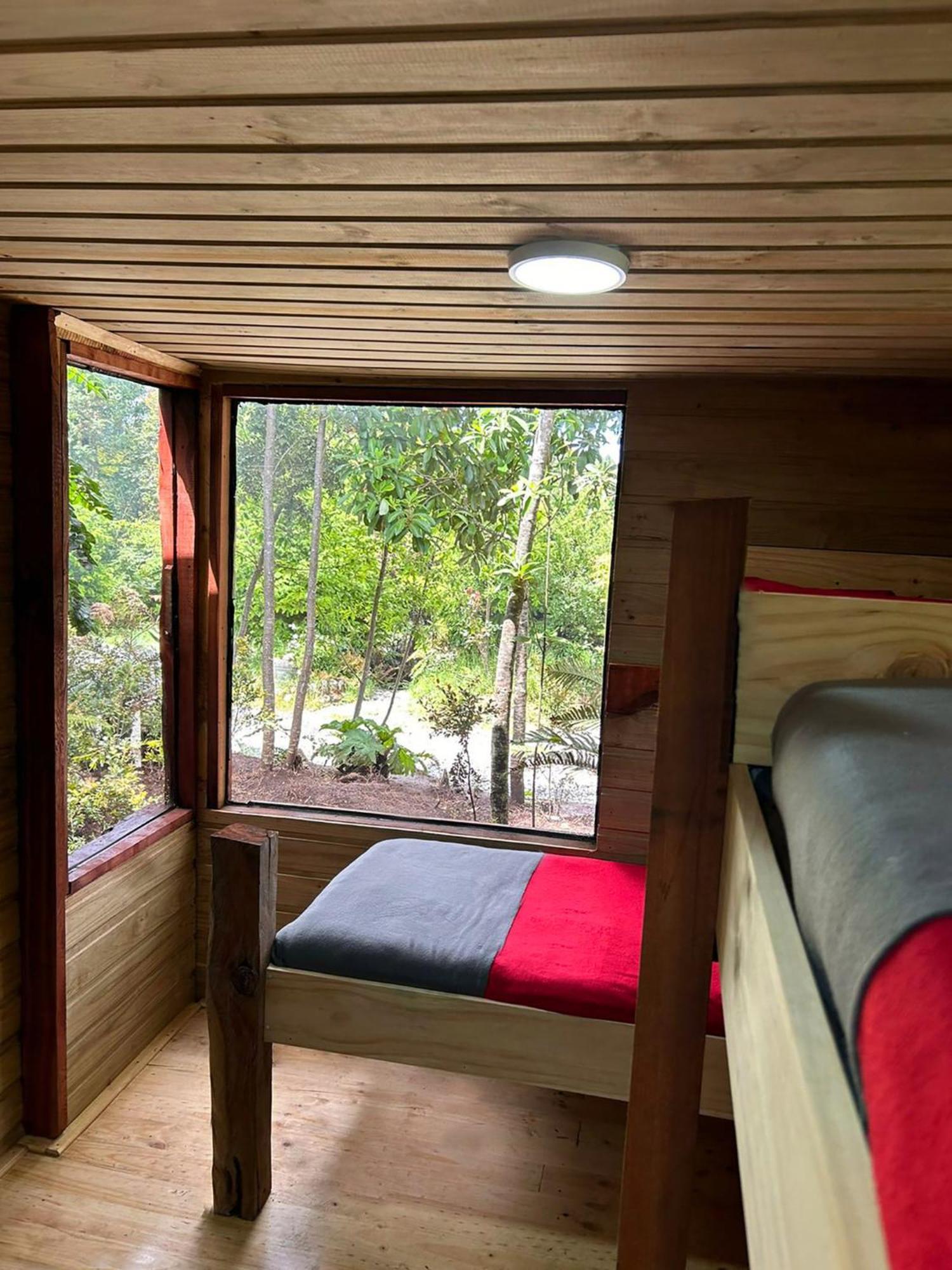 Cabanas Los Cantos Del Chucao 푸에르토바라스 외부 사진